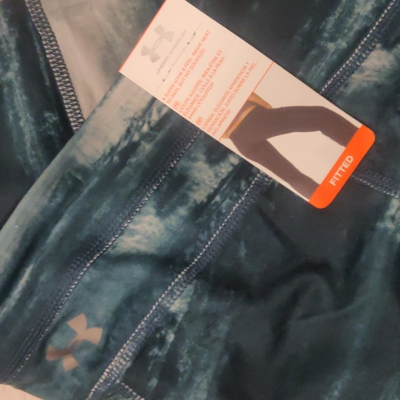 NWT Under Armour Fitted Capri - Picture 7 of 7